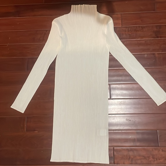 Issey Miyake White Long Sleeve Dress - Picture 1 of 5